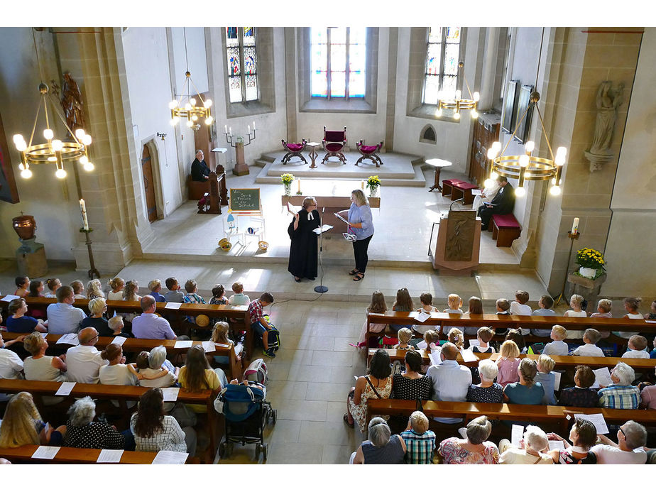 Ökumenischer Einschulungsgottesdienst in St. Crescentius (Foto: Karl-Franz Thiede)